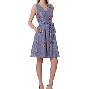 Tahari floral striped wrap dress with pockets!!!